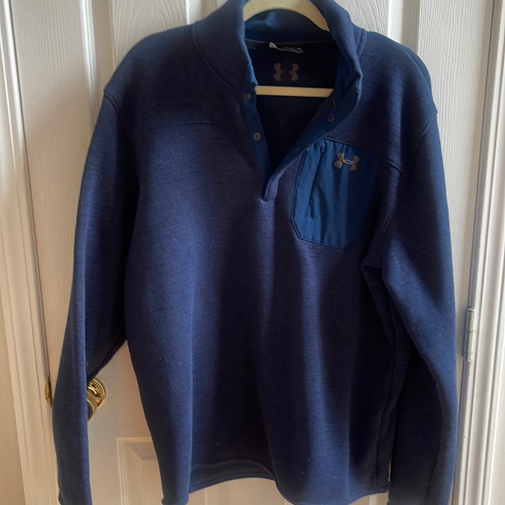 Under Armour Men’s sweater. Like new